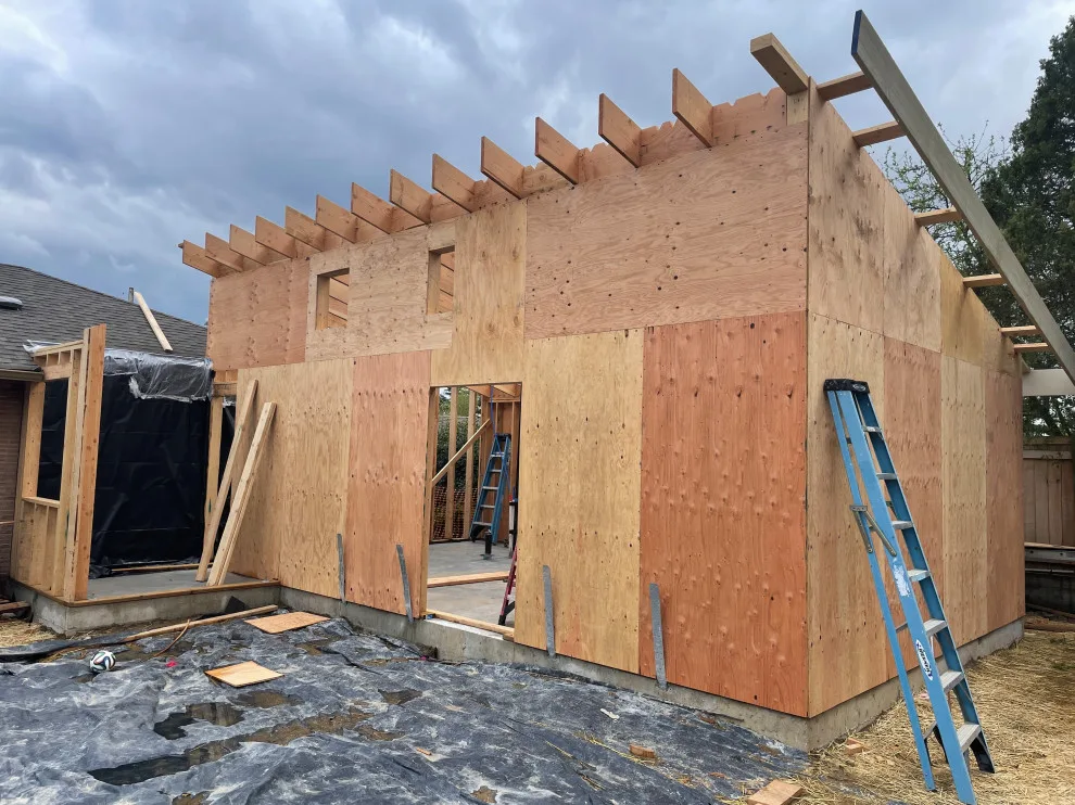 Modern Home Extension by Wise Choice Construction - Photo 10