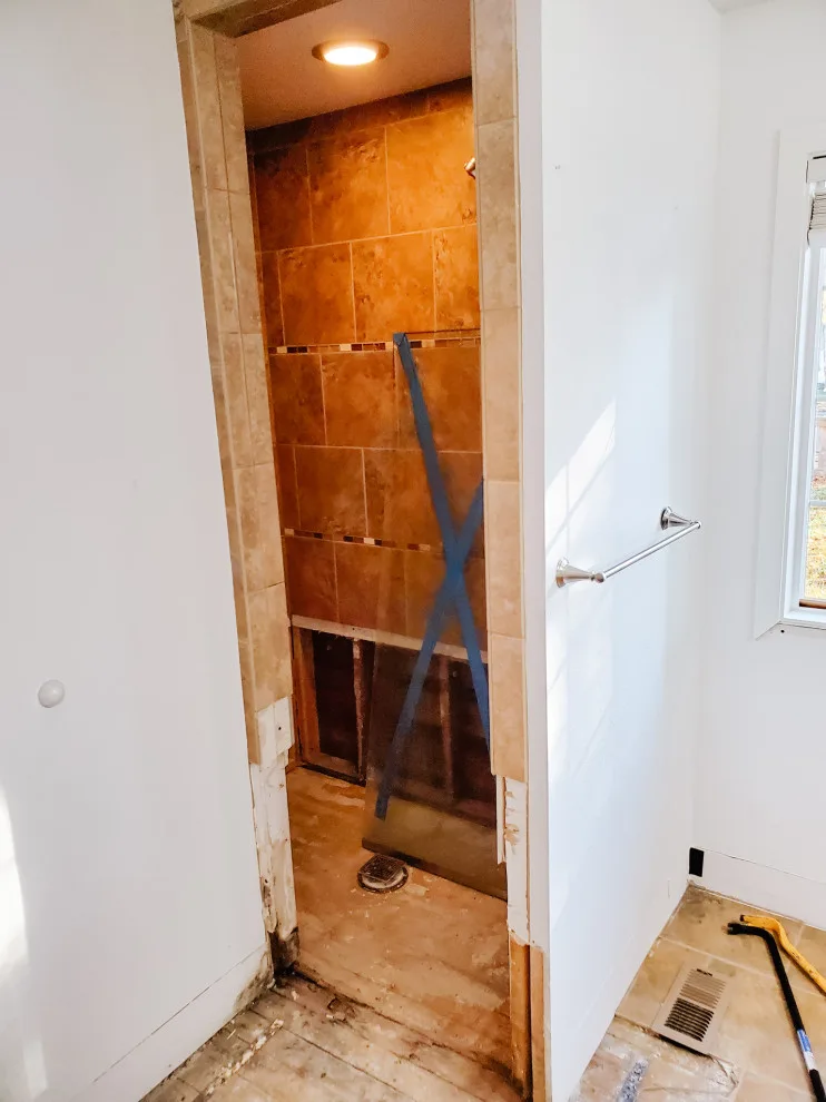 West Seattle Bathroom and Shower Renovation by Green Line Construction LLC - Photo 4