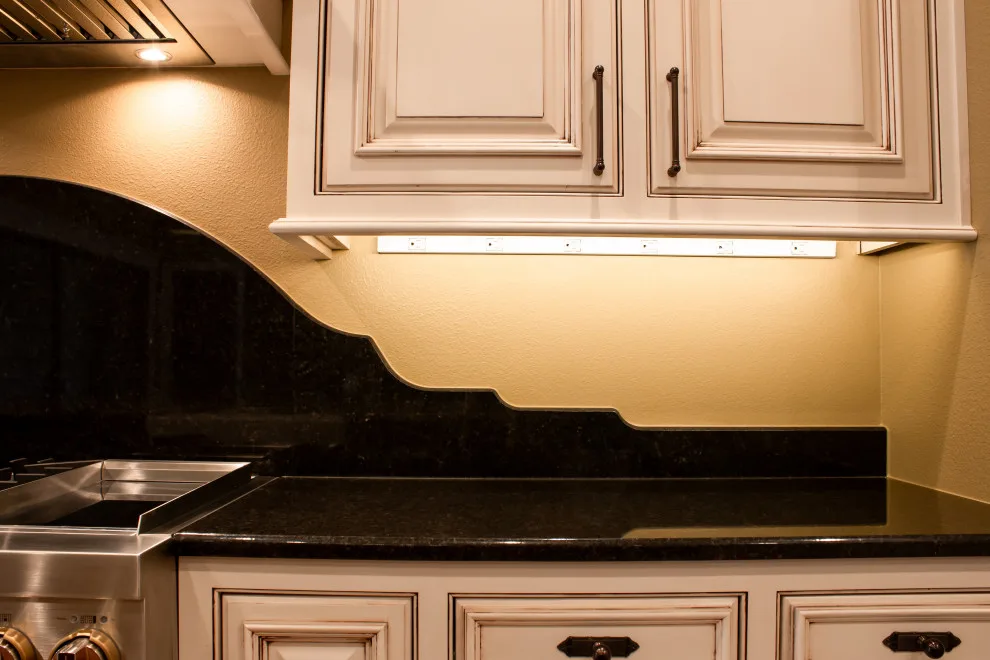 Slocum Custom Residence - Kitchen and Wet Bar by Robbins Construction - Photo 15