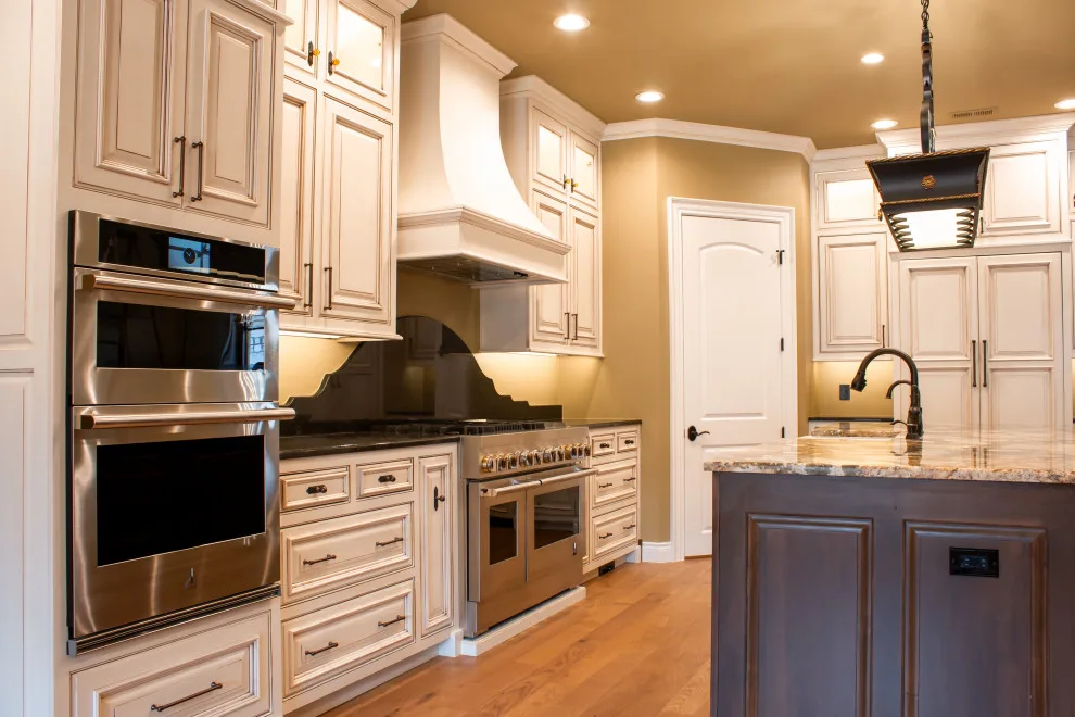 Slocum Custom Residence - Kitchen and Wet Bar by Robbins Construction - Photo 4