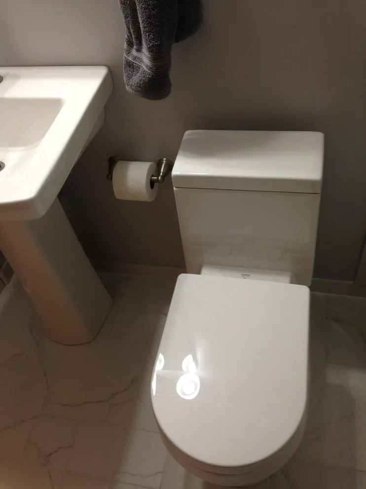 Compact Bathroom with Small Tiles by Renewed Dwellings - Photo 2
