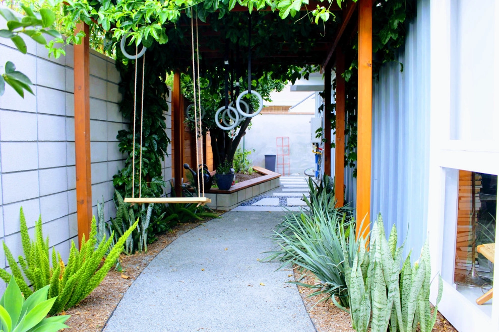 Courtyards by California Eco Design, Inc. - Photo 5