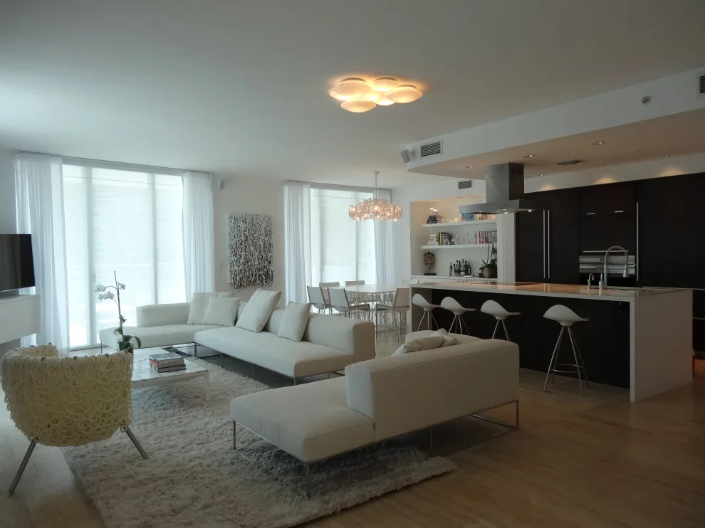 South Beach Home by Persal General Contractor - Photo 3