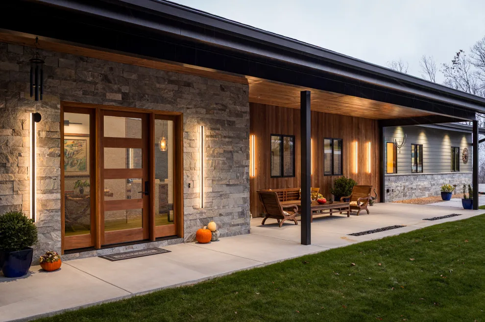 Southern Hill Residence by Solid Rock Builders - Photo 10