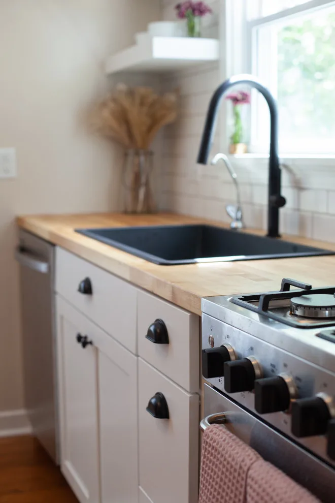 Southside Easy Kitchen by Miracle Contracting Inc. - Photo 15