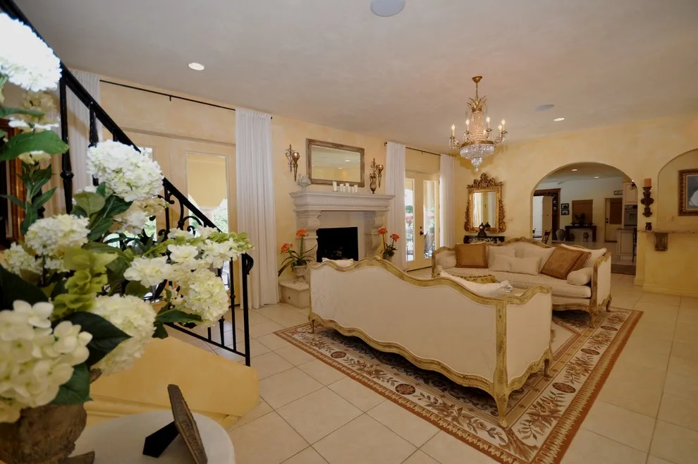 Linkhorn Spanish-Style Home Construction - Interior by Mike Simon Construction Corp - Photo 14