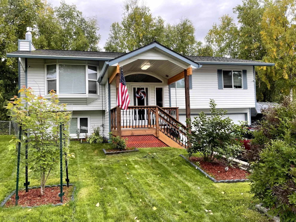 Split-Level Access by Homan Inc. - Photo 2
