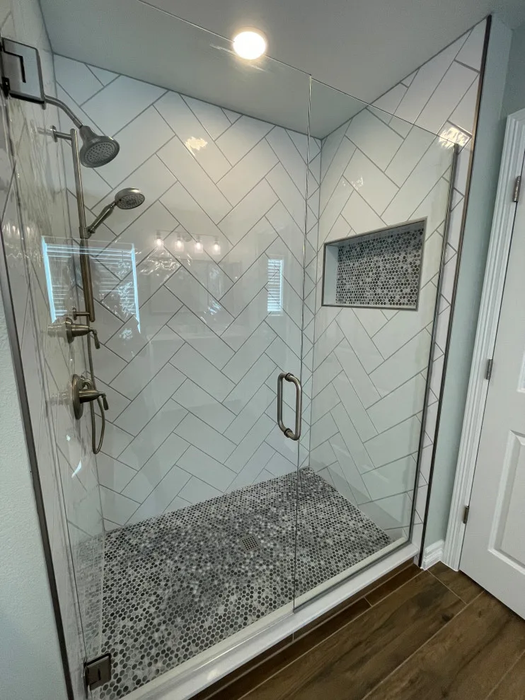 Meadow Springs Bathroom by Prestige Home Renovations - Photo 4