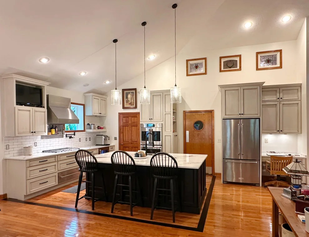 Brookstone Kitchen by BDM Construction Inc. - Photo 9
