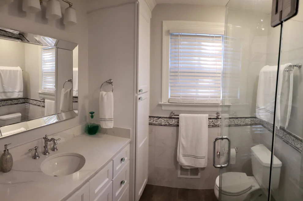 Stratford Hills Restroom by Maison Construction And Renovations - Photo 3