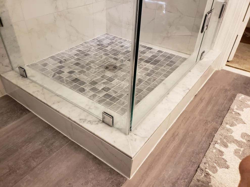 Stratford Hills Restroom by Maison Construction And Renovations - Photo 4
