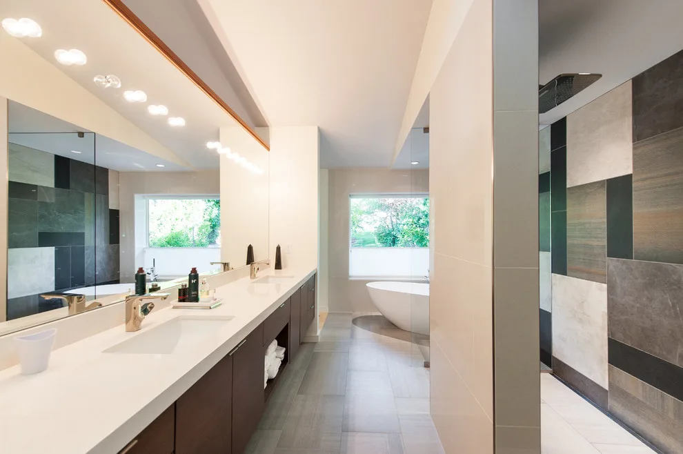 Sunnyside Contemporary Renovation by Quilter Construction & Remodeling - Photo 2