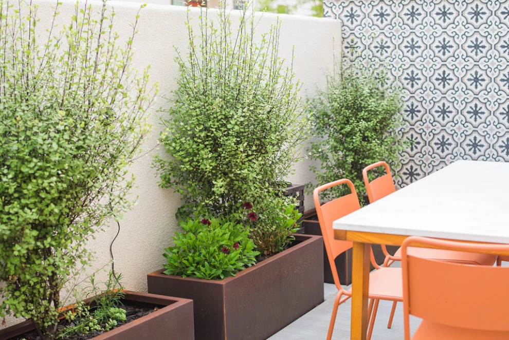 Lush Gardens Inc - Photo 11