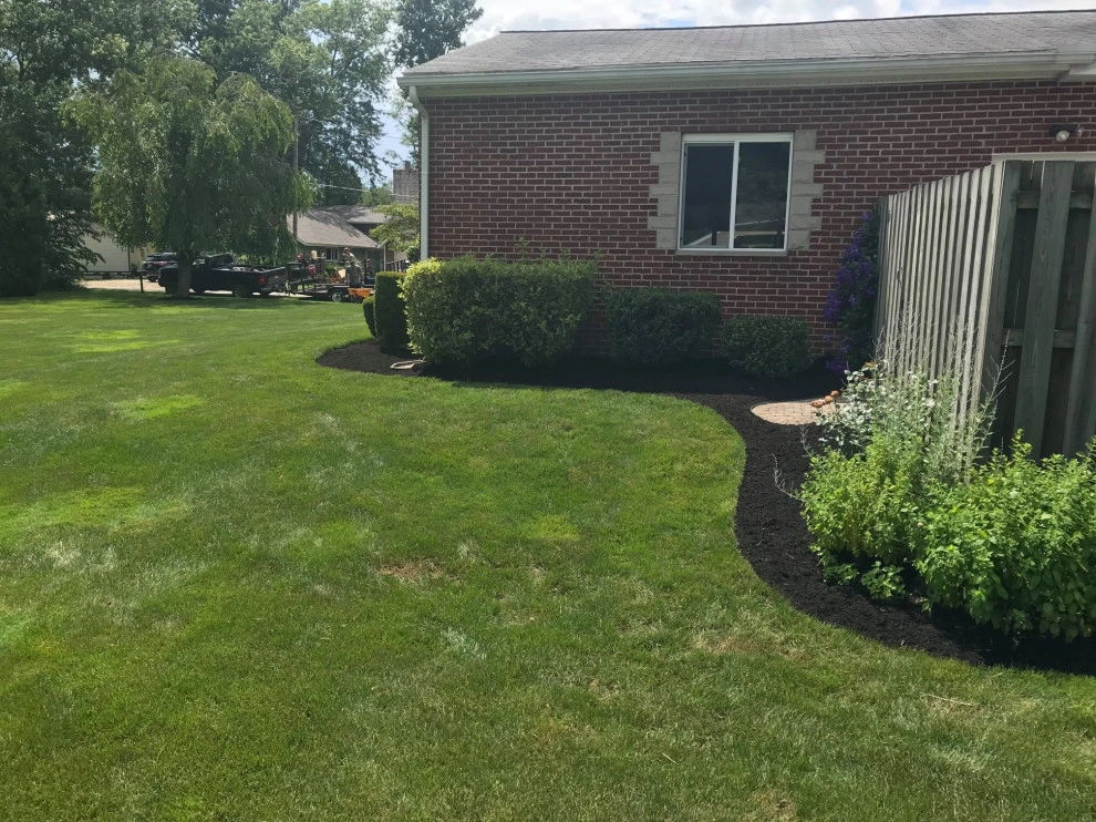 Landscape Care & Lawn Maintenance by Luxury Lawns & Landscaping LLC - Photo 11