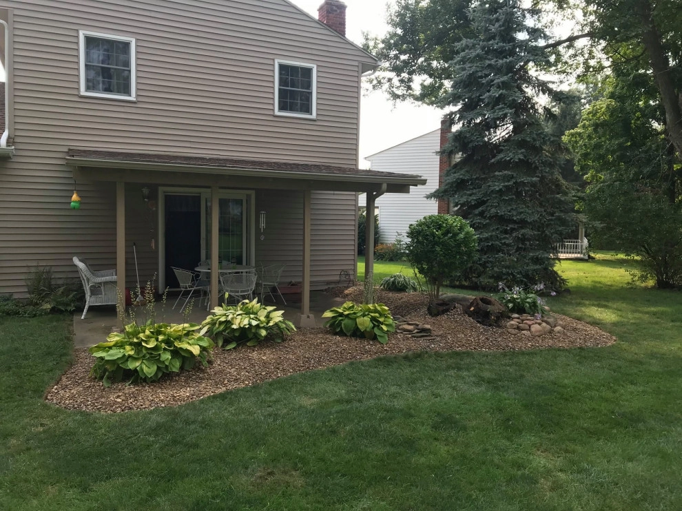 Landscape Care & Lawn Maintenance by Luxury Lawns & Landscaping LLC - Photo 14