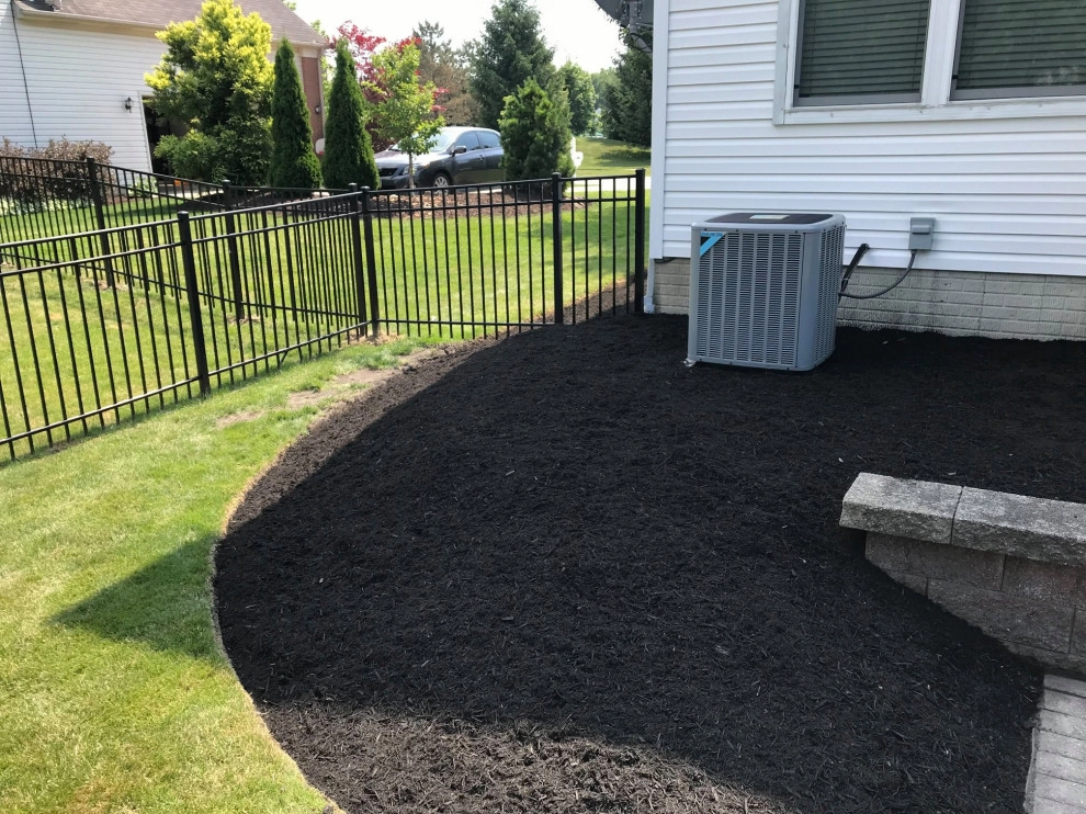 Luxury Lawns & Landscaping LLC - Photo 2