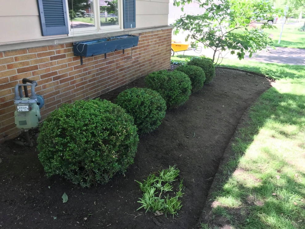 Landscape Care & Lawn Maintenance by Luxury Lawns & Landscaping LLC - Photo 6