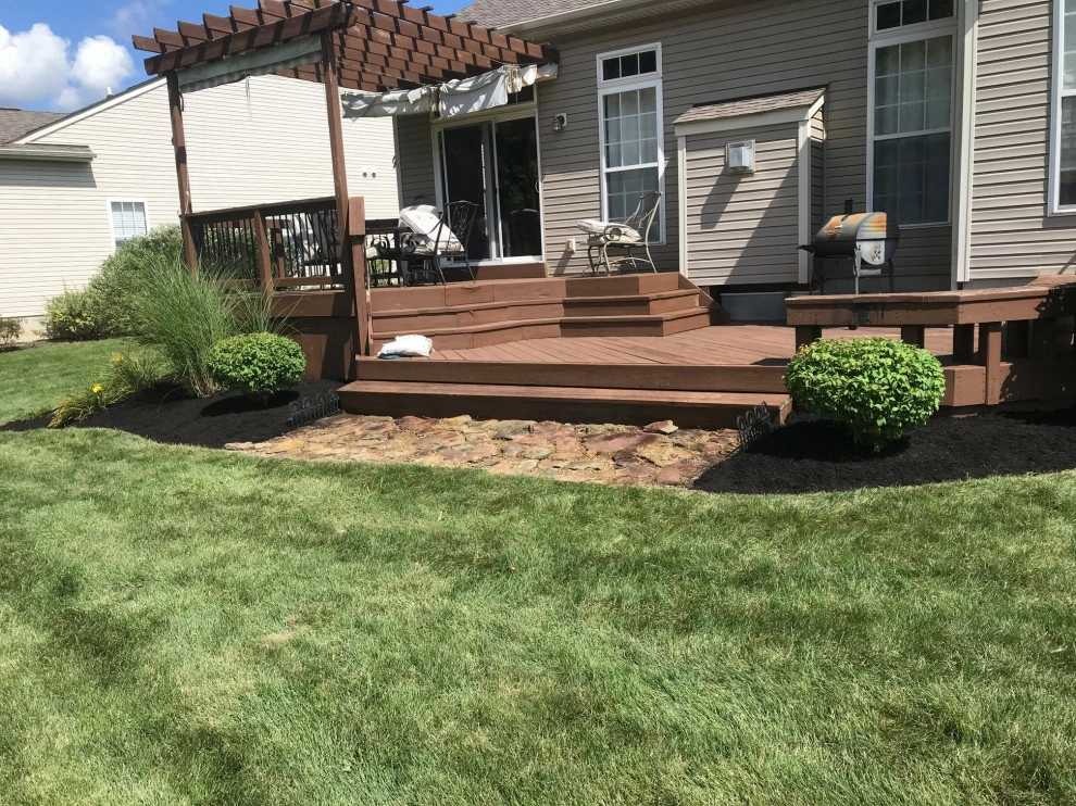 Landscape Care & Lawn Maintenance by Luxury Lawns & Landscaping LLC - Photo 15