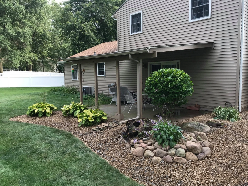 Landscape Care & Lawn Maintenance by Luxury Lawns & Landscaping LLC - Photo 8