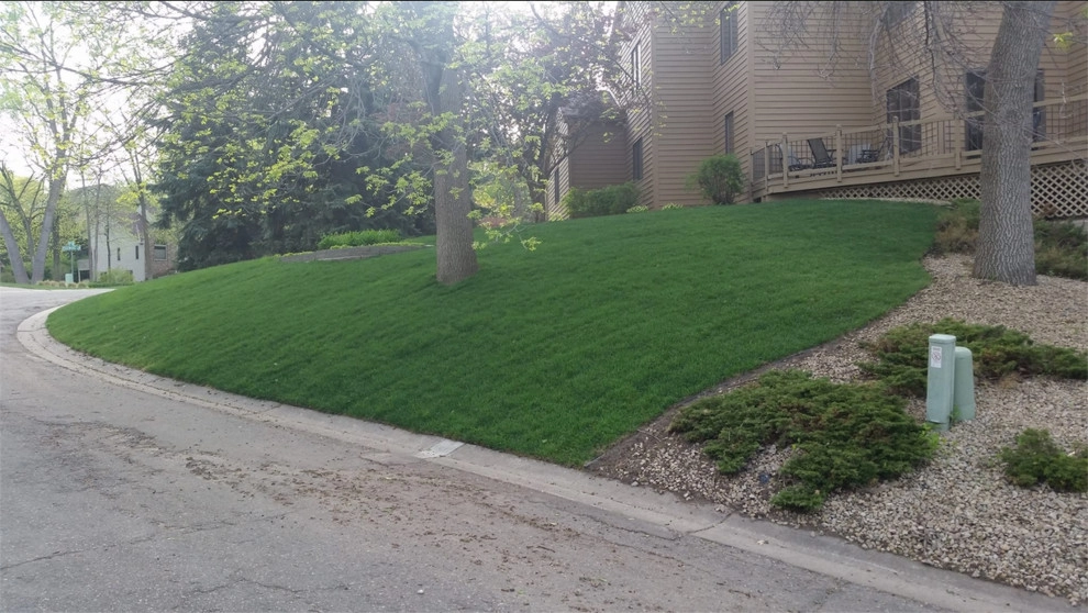 Lynch's Landscaping And Lawn Care LLC - Photo 11