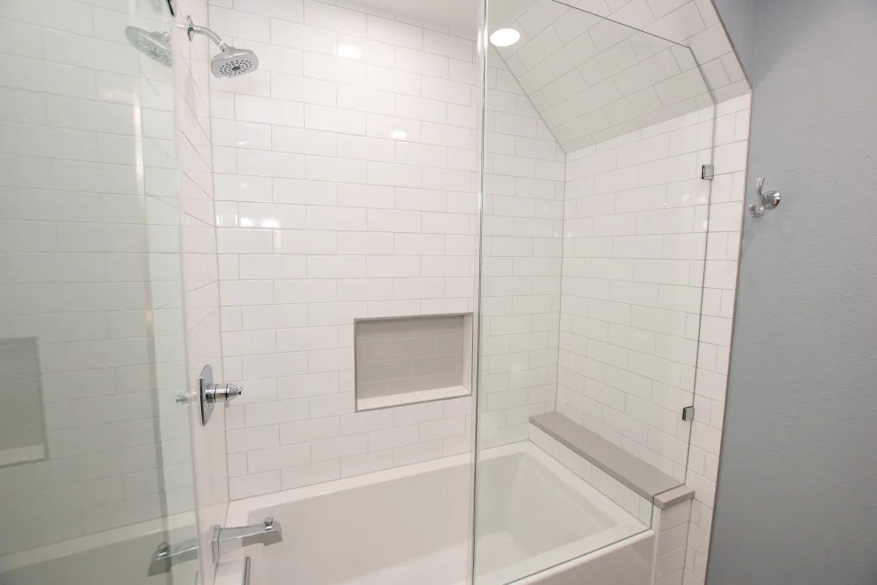 Terrell Hills Restrooms by Shaw Company Remodeling - Photo 2