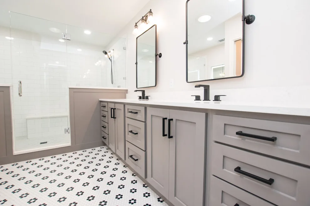 Terrell Hills Restrooms by Shaw Company Remodeling - Photo 6