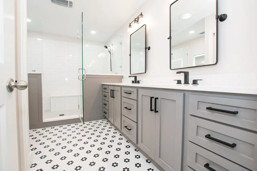Terrell Hills Restrooms by Shaw Company Remodeling - Photo 9