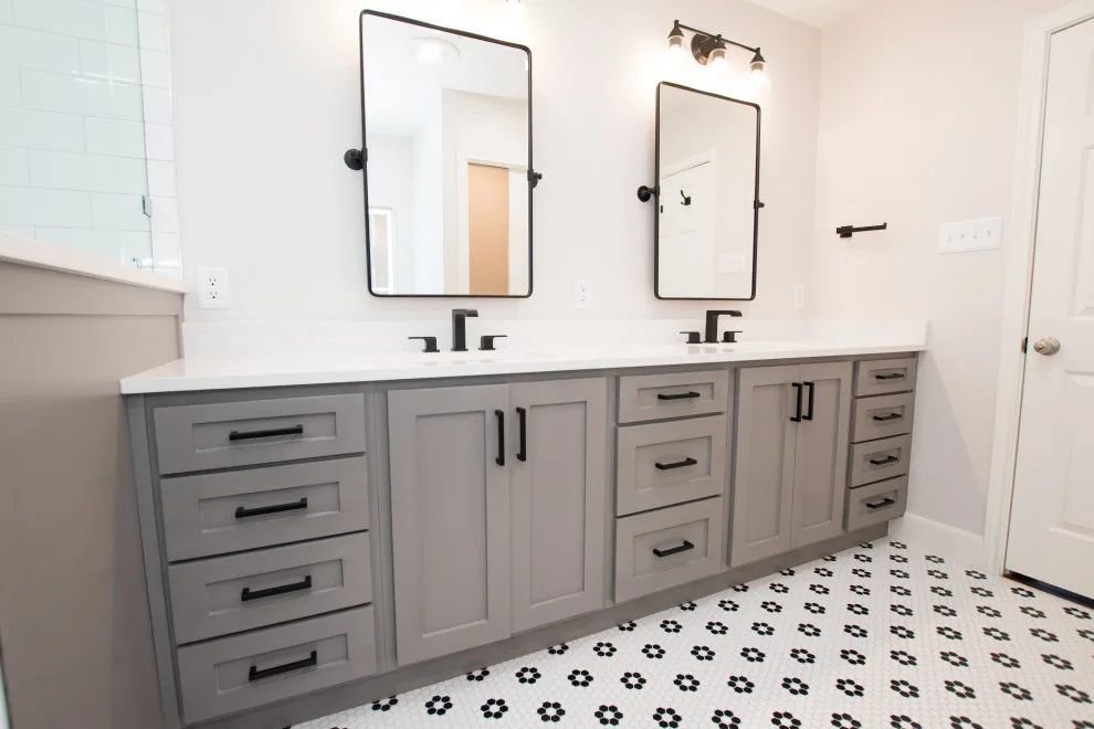 Terrell Hills Restrooms by Shaw Company Remodeling - Photo 5
