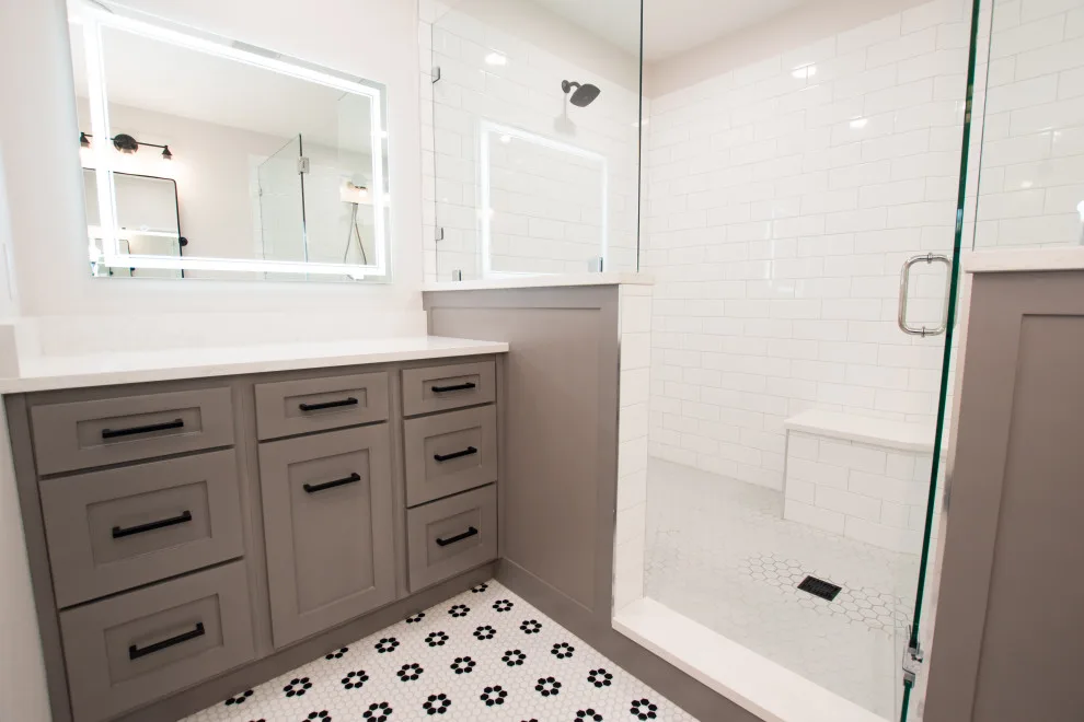 Terrell Hills Restrooms by Shaw Company Remodeling - Photo 10