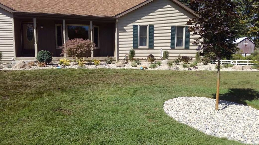 Landscape Bed Refurbishment by Majestic Services Of Michigan - Photo 7