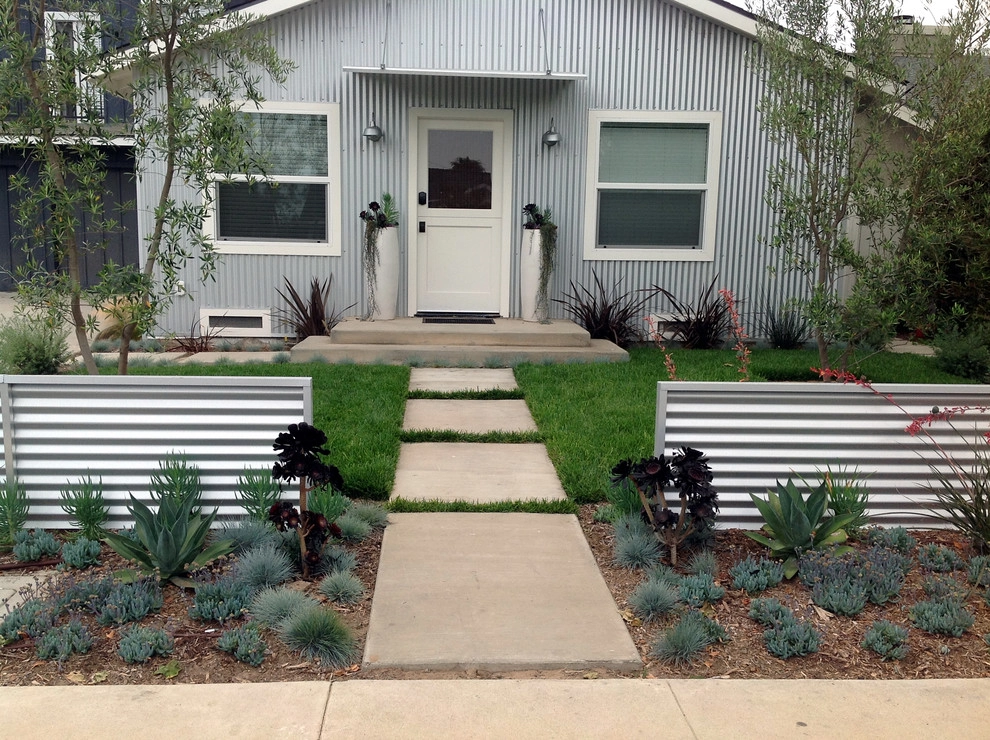 Costa Mesa Affordable Apartment by Camille Beehler Landscape Design - Photo 2