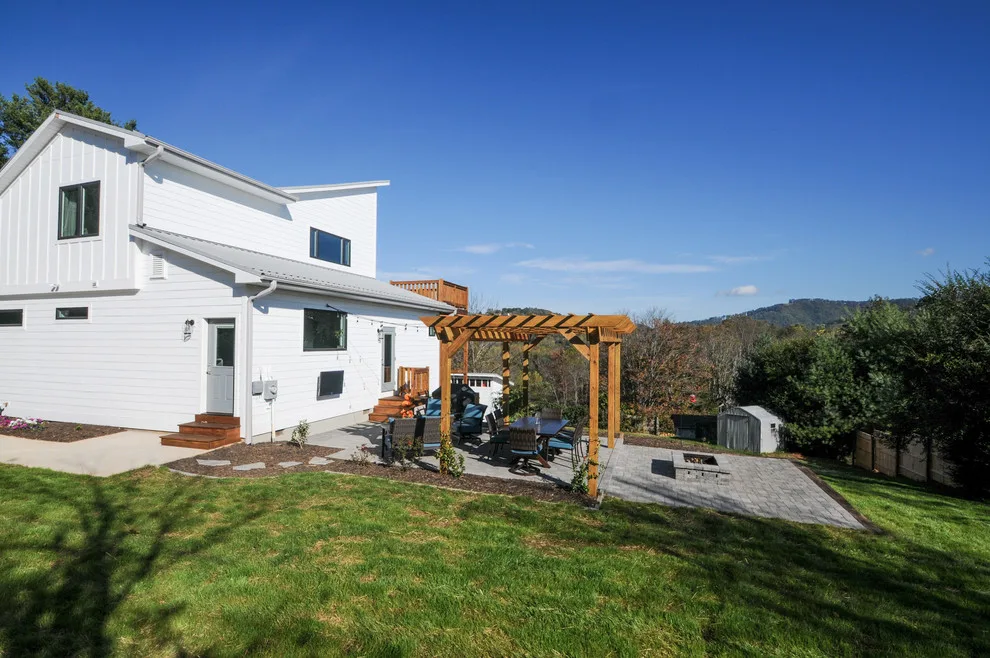 The Reynolds Project by Solid Rock Builders - Photo 8