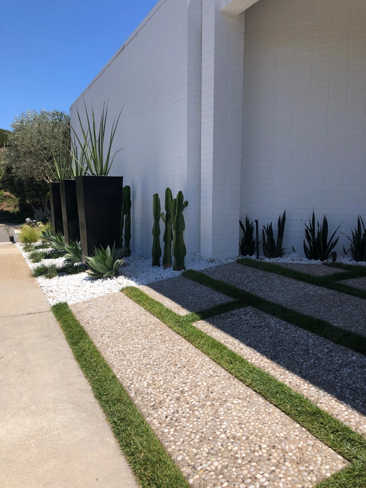 Mai Residence by Camille Beehler Landscape Design - Photo 11