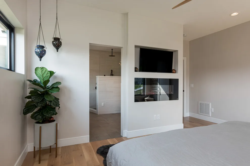 The South by Evergreen Construct Inc. - Photo 13