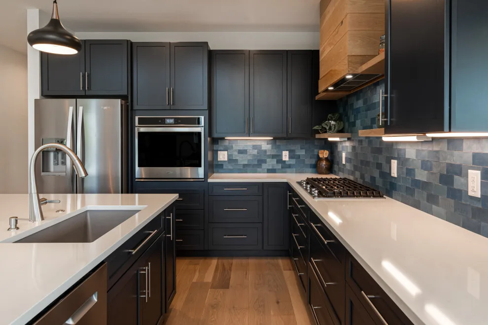The South by Evergreen Construct Inc. - Photo 16