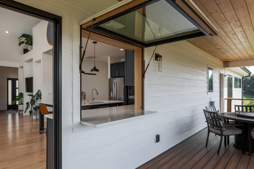 The South by Evergreen Construct Inc. - Photo 11