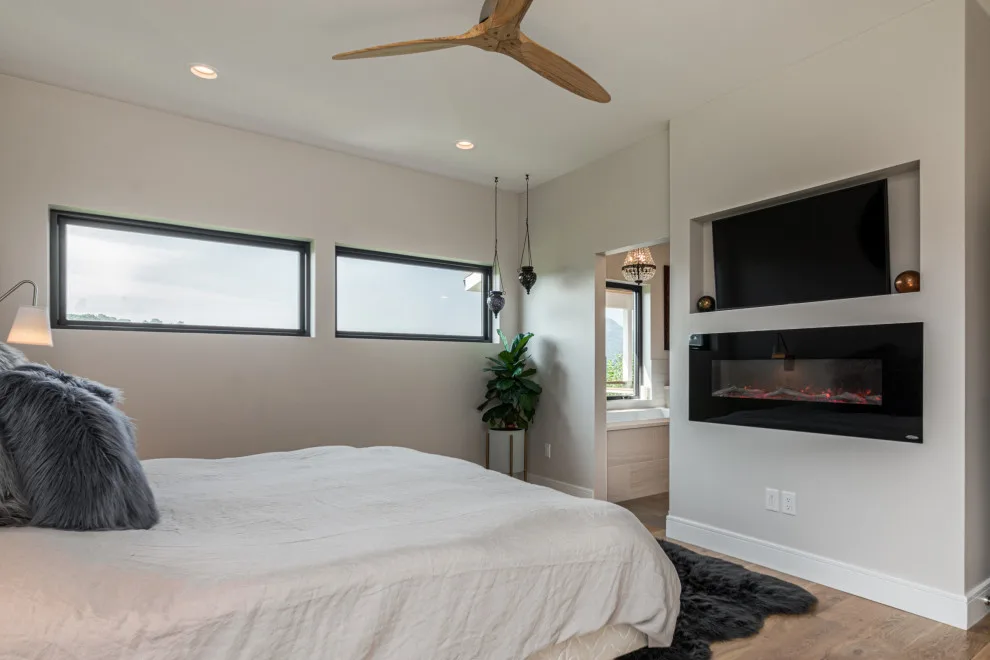 The South by Evergreen Construct Inc. - Photo 17
