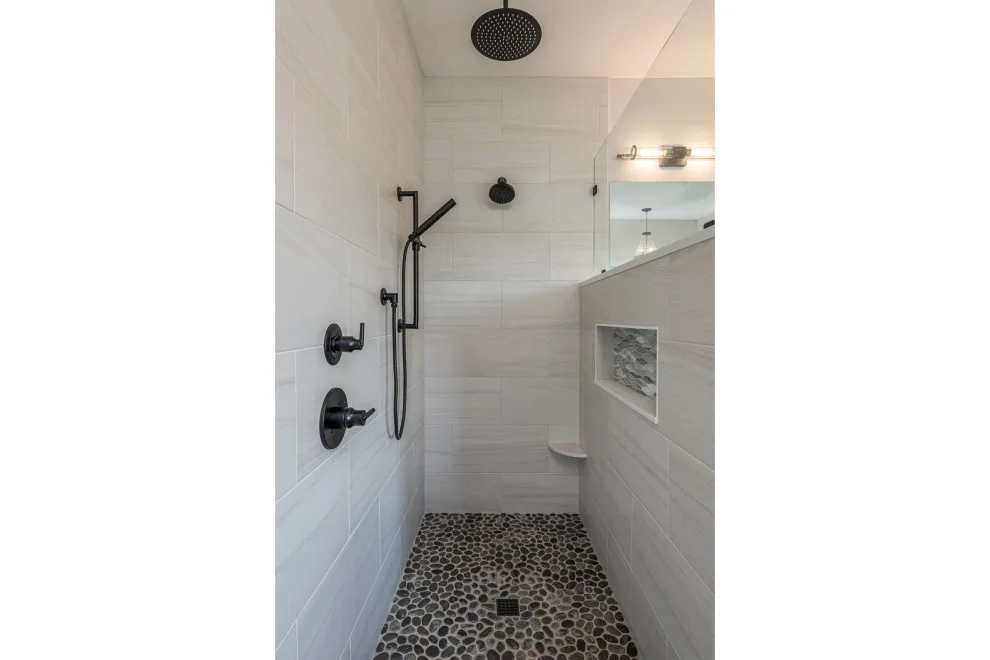 The South by Evergreen Construct Inc. - Photo 4