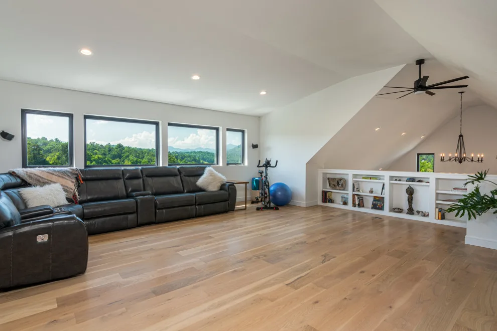 The South by Evergreen Construct Inc. - Photo 32