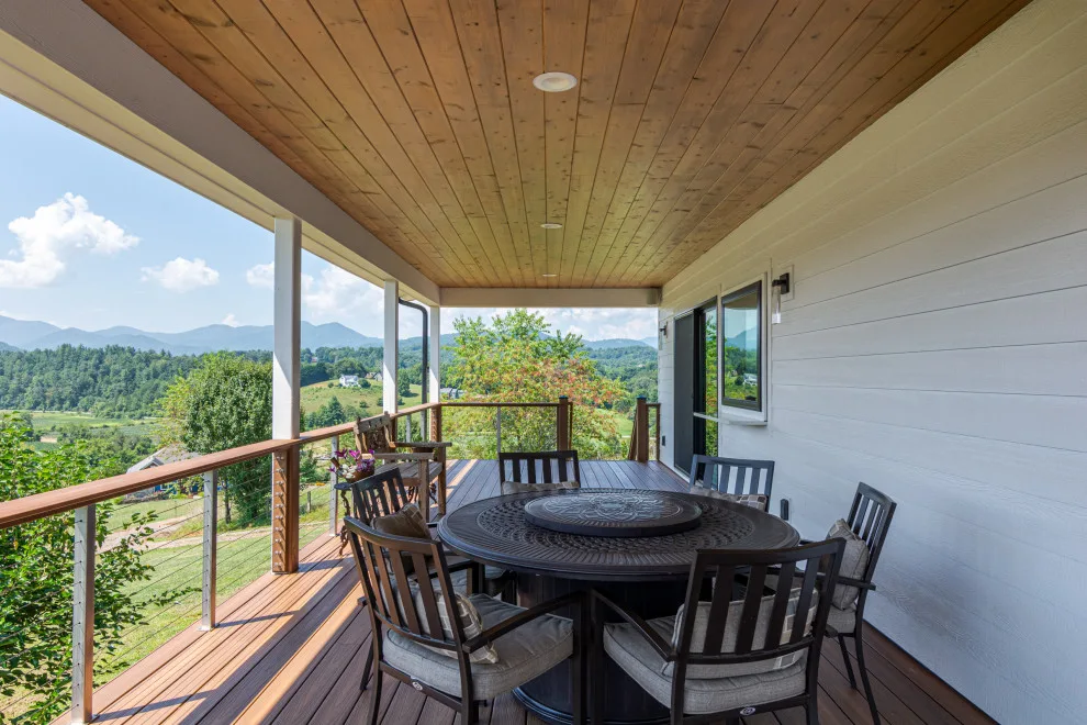 The South by Evergreen Construct Inc. - Photo 23