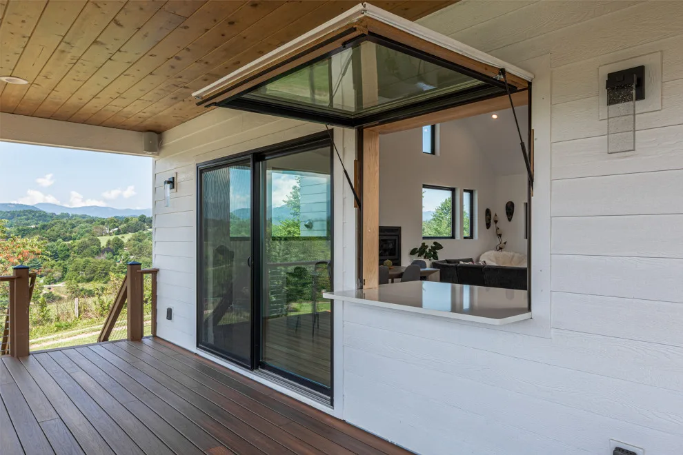The South by Evergreen Construct Inc. - Photo 24