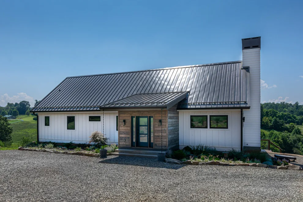 The South by Evergreen Construct Inc. - Photo 3