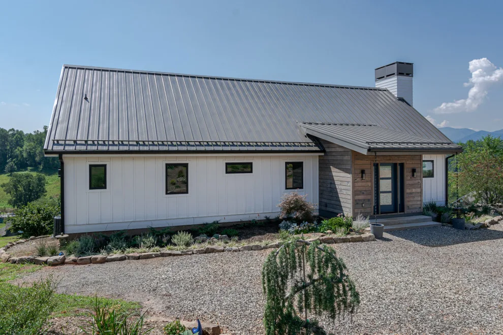 The South by Evergreen Construct Inc. - Photo 14