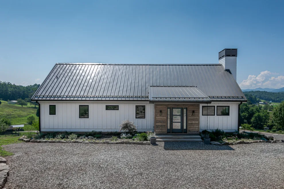 The South by Evergreen Construct Inc. - Photo 12