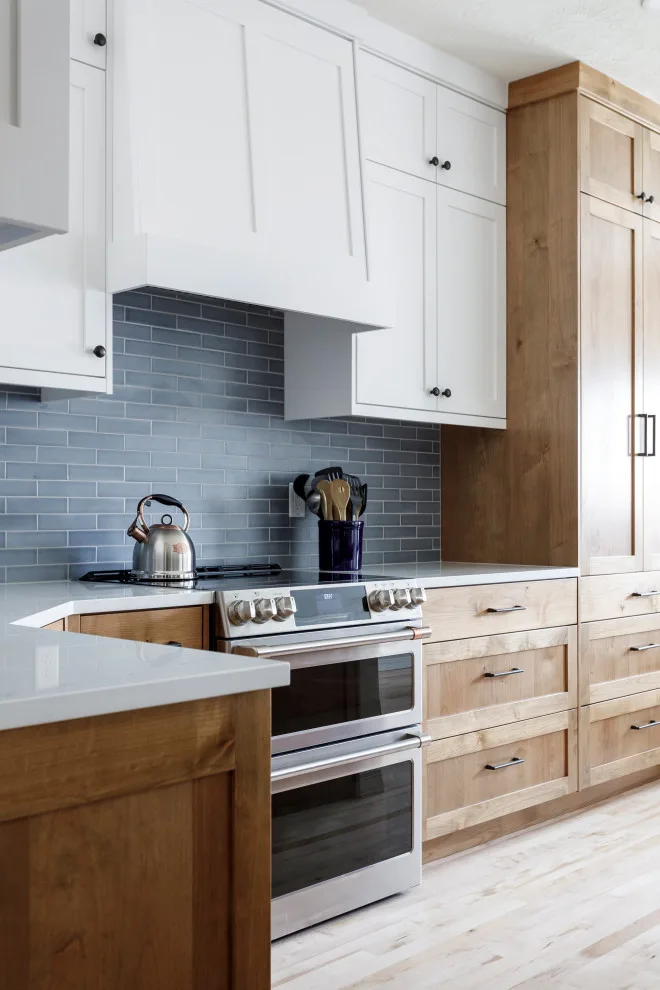 Cozy and Contemporary: A Radiant Kitchen Makeover by Lauren Kelly Design - Photo 3