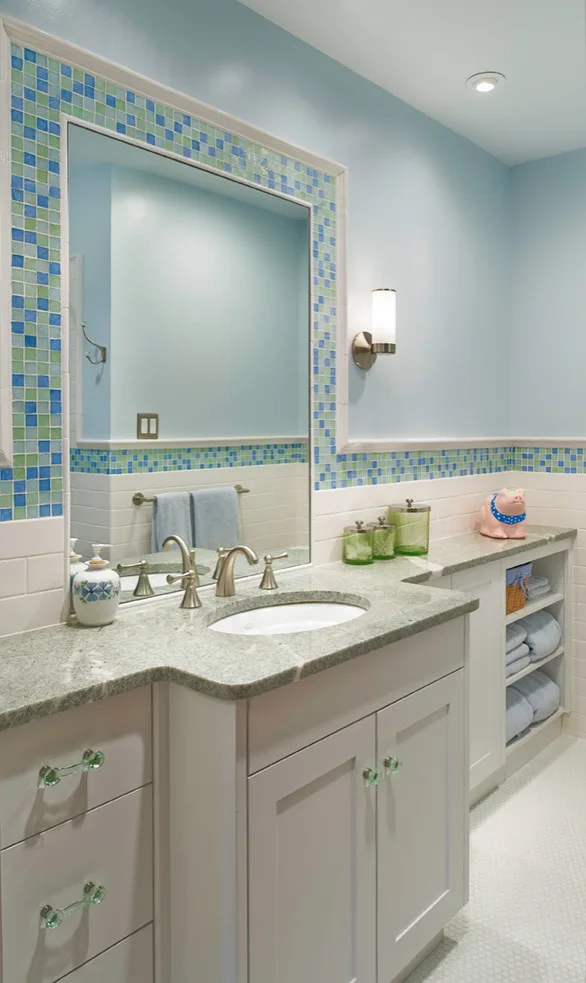 Bungalow Restoration by Heather DeMoras Design Consultants Inc. - Photo 7