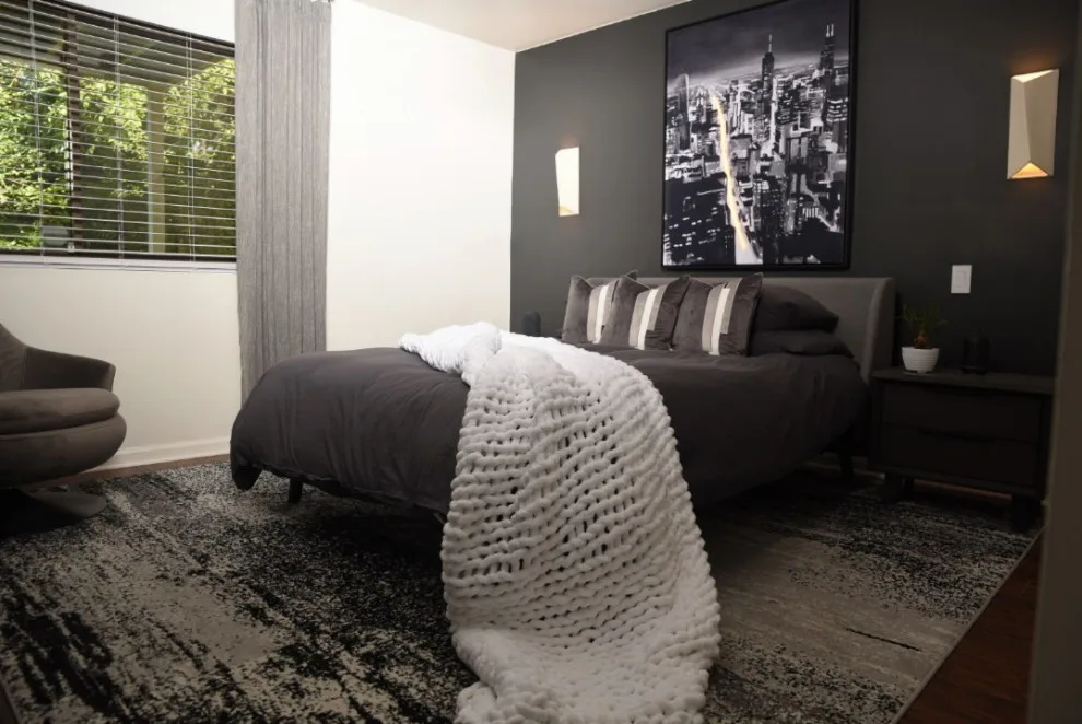 Brookhaven Single Man's Apartment by B.e. Decors Interiors - Photo 2