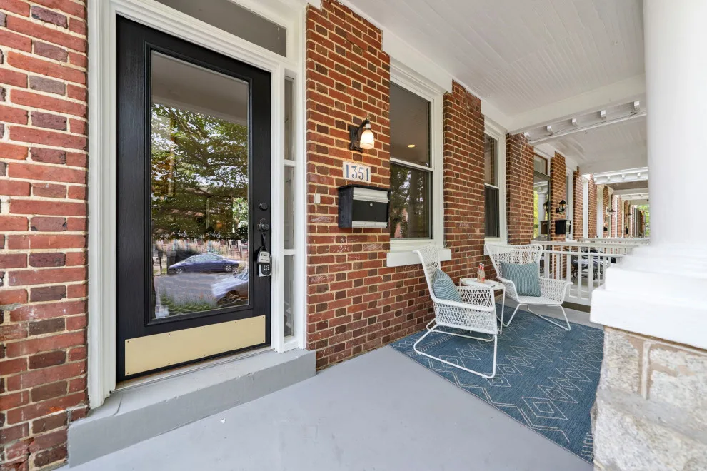 Capitol Hill Property Staging by Dust To Diamonds Designs - Photo 28