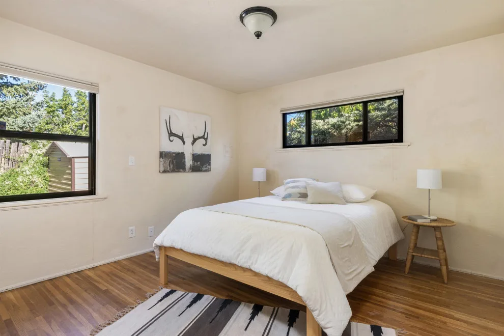 Solana House Transitional Residence by Pink Dwelling - Photo 3