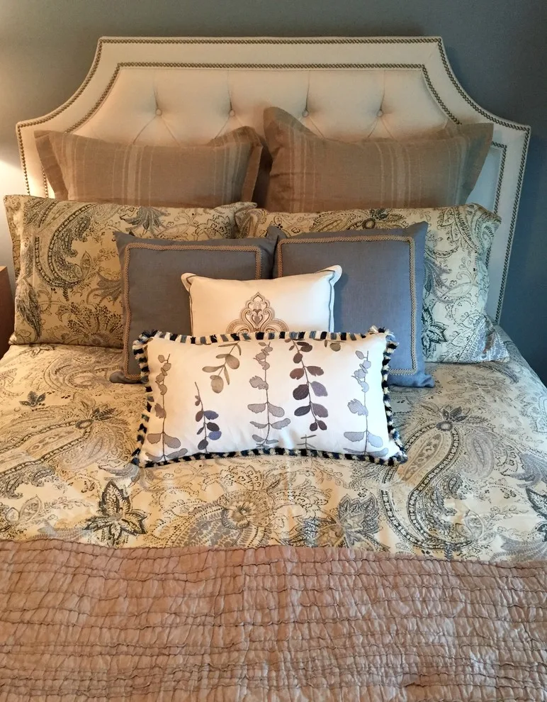 Laid-back Elegance Guest Room by Kelly Simkovich At Main Line Sound & Video - Photo 2